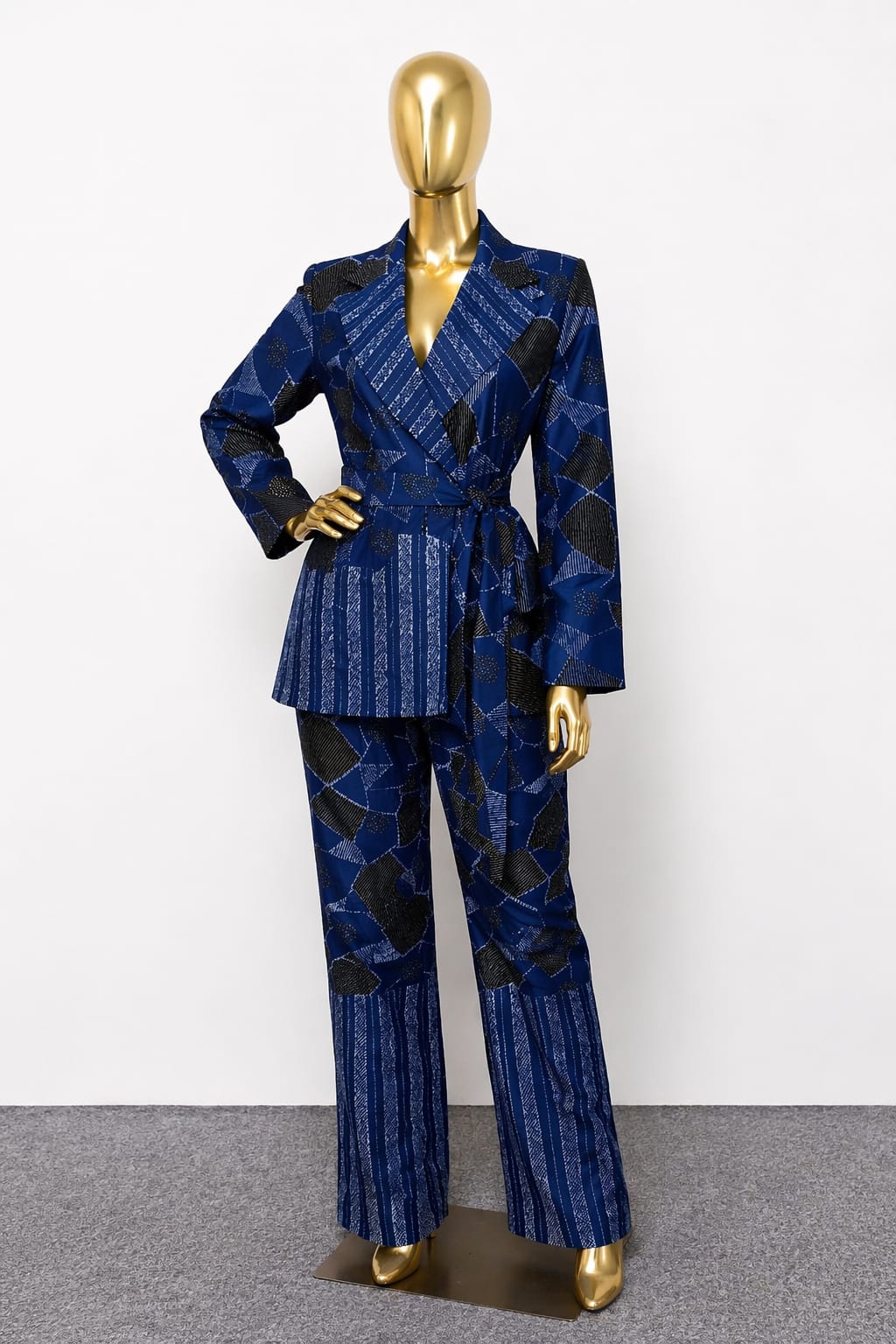 Signature Tribal Prints Suit Set (Structured Fit)